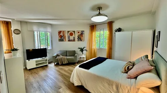 Rooms in Zaragoza - photo 4