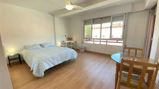 Rooms in Las Barranquillas - photo 1
