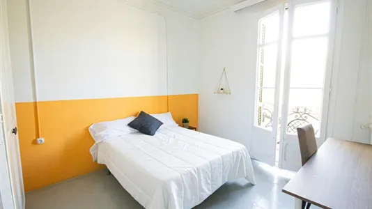 Rooms in Barcelona Eixample - photo 2