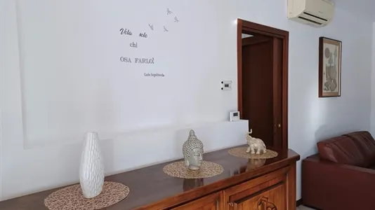 Houses in Baranzate - photo 9