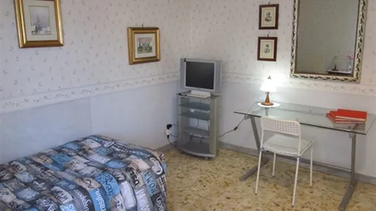 Rooms in Roma Municipio V – Prenestino/Centocelle - photo 3