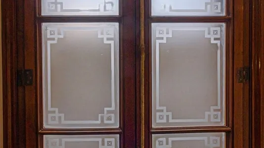 Rooms in Barcelona Ciutat Vella - photo 9