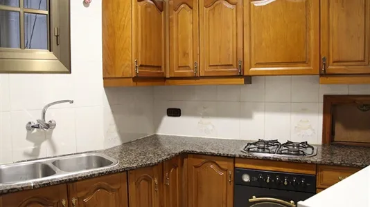 Rooms in Barcelona Ciutat Vella - photo 5