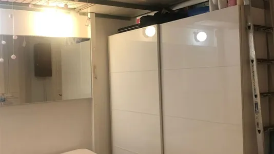 Rooms in Barcelona Ciutat Vella - photo 9