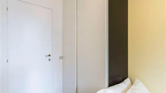 Rooms in Milano Zona 5 - Vigentino, Chiaravalle, Gratosoglio - photo 2