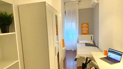 Room for rent in Bari, Puglia