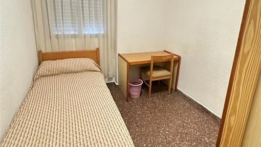 Rooms in Castellón de la Plana/Castelló de la Plana - photo 1