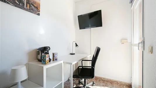 Rooms in Guadalajara - photo 3