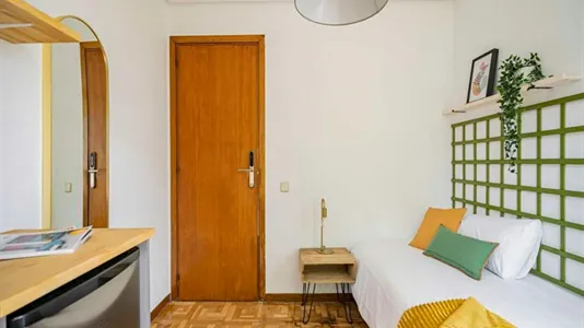 Rooms in Madrid Salamanca - photo 10