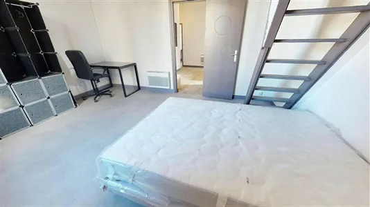 Rooms in Clermont-Ferrand - photo 3