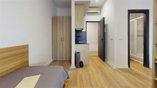 Rooms in Málaga - photo 3