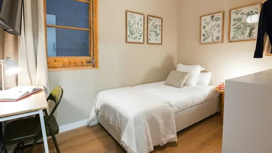 Rooms in Barcelona Eixample - photo 2