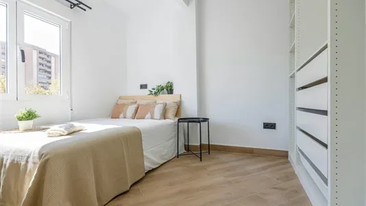 Rooms in el Camí de Vera - photo 5