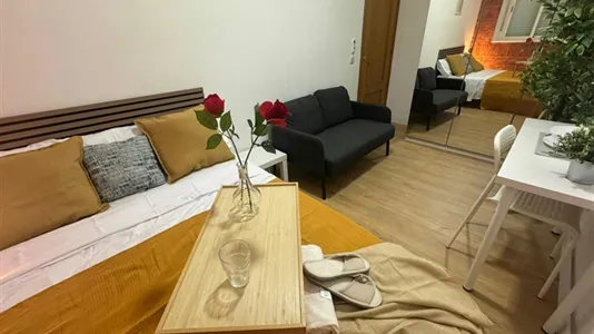 Rooms in Madrid Centro - photo 1