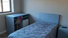 Room for rent, Porto (Distrito), &lt;span class=&quot;blurred street&quot; onclick=&quot;ProcessAdRequest(13687126)&quot;&gt;&lt;span class=&quot;hint&quot;&gt;See streetname&lt;/span&gt;[xxxxxxxxxxxxx]&lt;/span&gt;