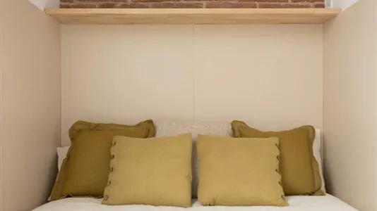 Rooms in Barcelona Sants-Montjuïc - photo 4