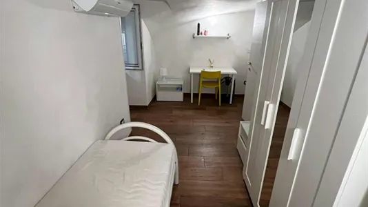 Rooms in Napoli Municipalità 2 - photo 3