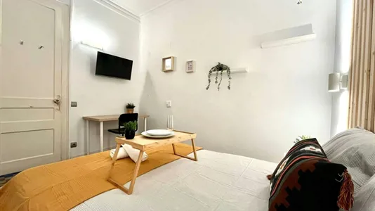 Rooms in Barcelona Eixample - photo 2