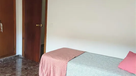 Rooms in Paterna - photo 5