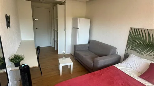 Rooms in Madrid Ciudad Lineal - photo 2
