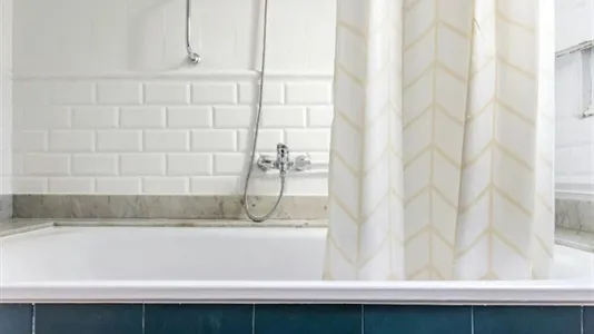 Rooms in Barcelona Eixample - photo 10