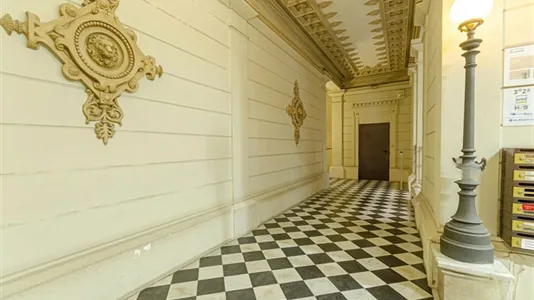 Rooms in Barcelona Ciutat Vella - photo 7