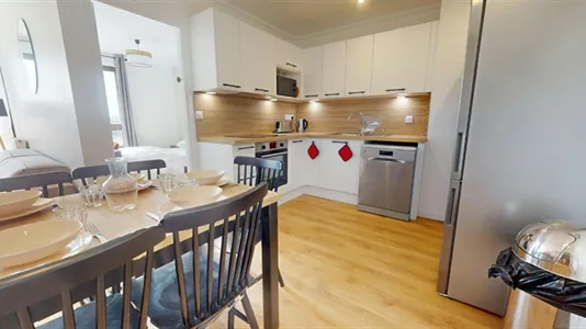 Rooms in Saint-Denis - photo 9