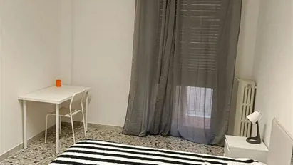 Room for rent in Bari, Puglia