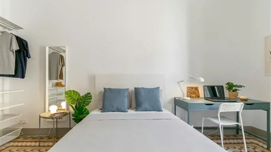 Rooms in Barcelona Eixample - photo 2