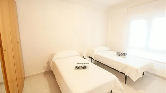 Houses in Fuenlabrada - photo 2