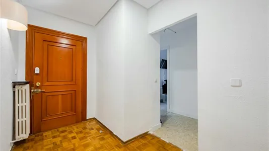 Rooms in Madrid Chamartín - photo 9