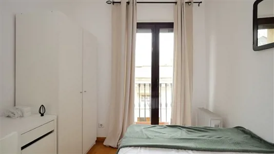 Rooms in Barcelona Ciutat Vella - photo 3