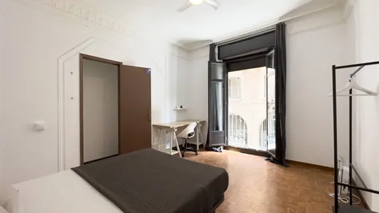 Rooms in Barcelona Ciutat Vella - photo 2