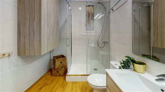 Rooms in Barcelona Eixample - photo 8