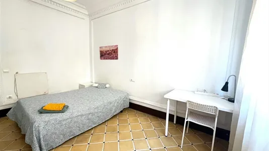 Rooms in Barcelona Ciutat Vella - photo 6