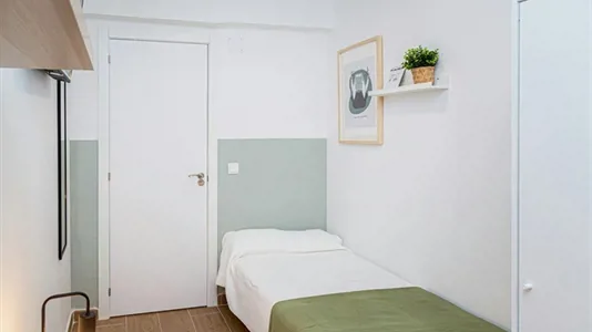 Rooms in Zaragoza - photo 1