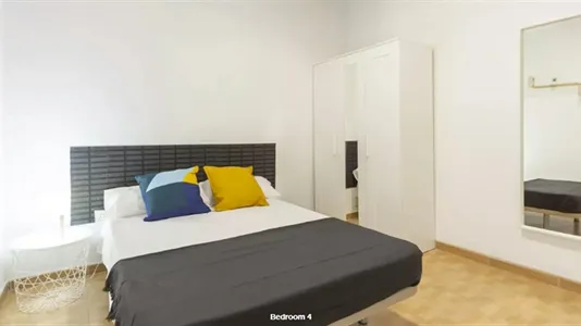 Rooms in Madrid Centro - photo 1