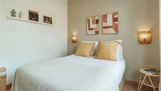 Rooms in Barcelona Eixample - photo 2