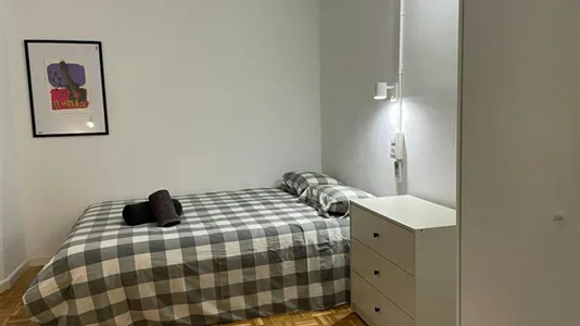 Rooms in Barcelona Ciutat Vella - photo 3