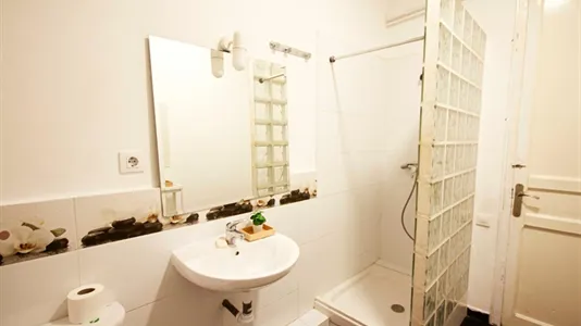 Rooms in Barcelona Eixample - photo 9