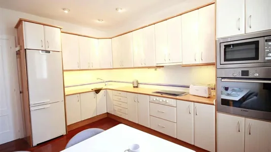 Rooms in Barcelona Eixample - photo 4