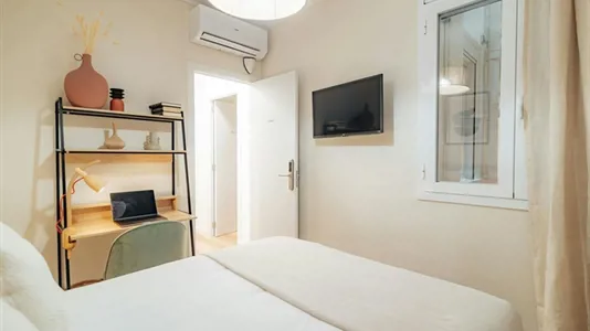 Rooms in Barcelona Eixample - photo 3