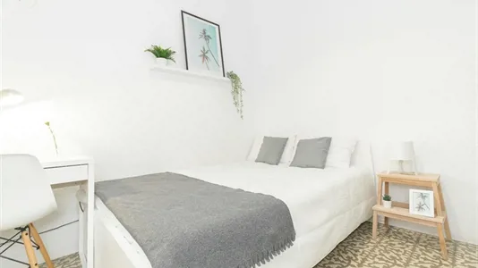Rooms in Barcelona Eixample - photo 2