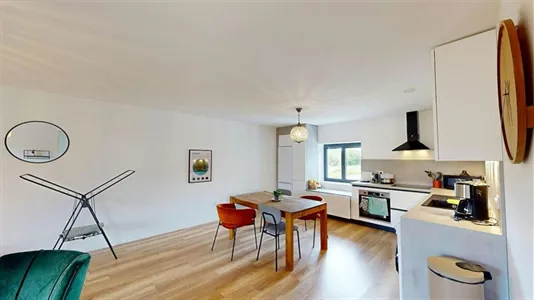 Rooms in Saint-Julien-en-Genevois - photo 5