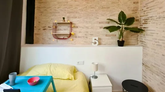 Rooms in Valencia Ciutat Vella - photo 9
