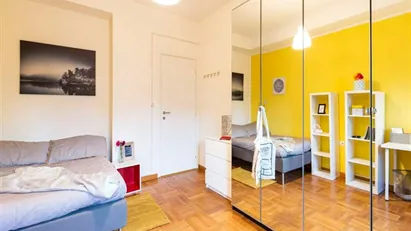 Room for rent in Milano Zona 4 - Vittoria, Forlanini, Milan