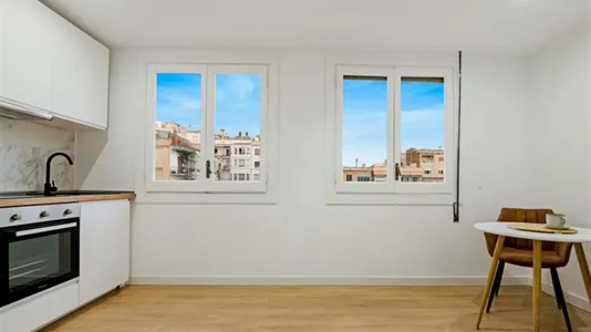 Rooms in Barcelona Eixample - photo 10