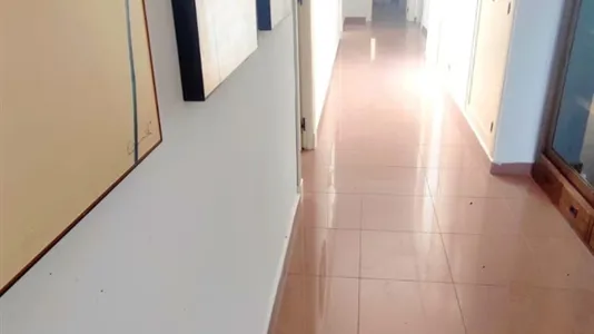 Rooms in Almería - photo 9