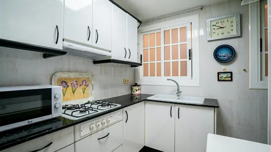 Rooms in Barcelona Sants-Montjuïc - photo 6