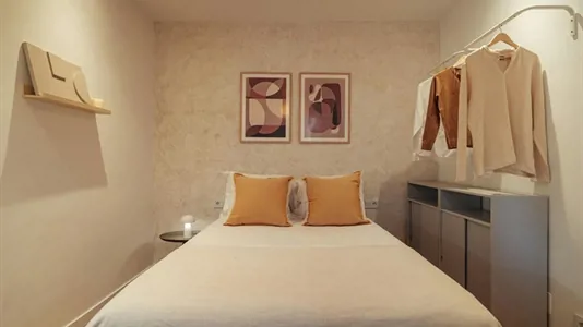 Rooms in Barcelona Eixample - photo 2